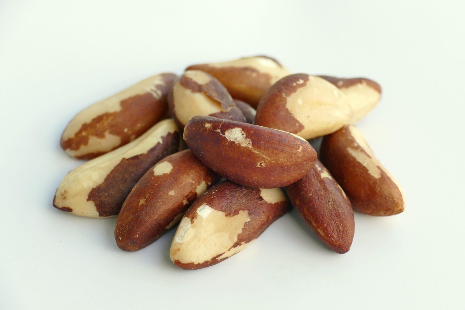 Brazil nuts can contribute to a healthy life style.